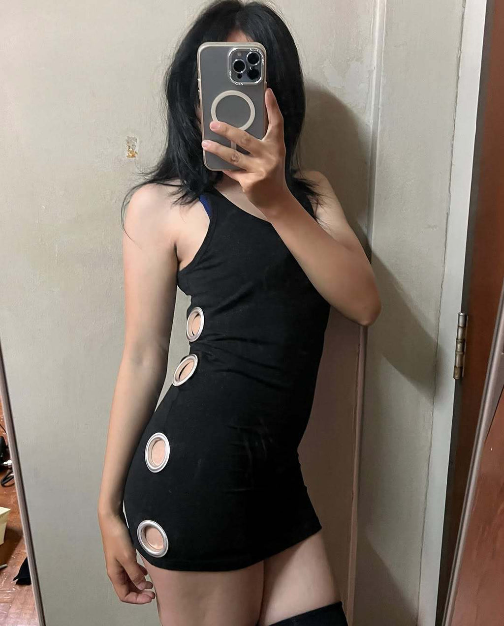 Robe courte ajustée pour femmes avec détails métalliques R&B