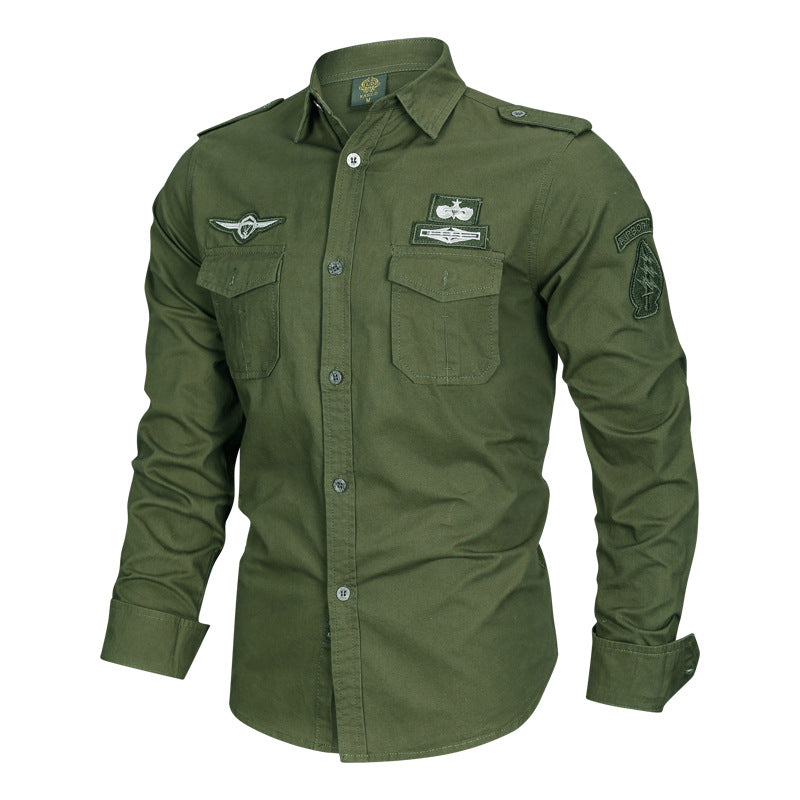 Chemise en coton ajustée pour hommes avec épaulettes, poches poitrine plaquées et détails en patch Echo Archiv