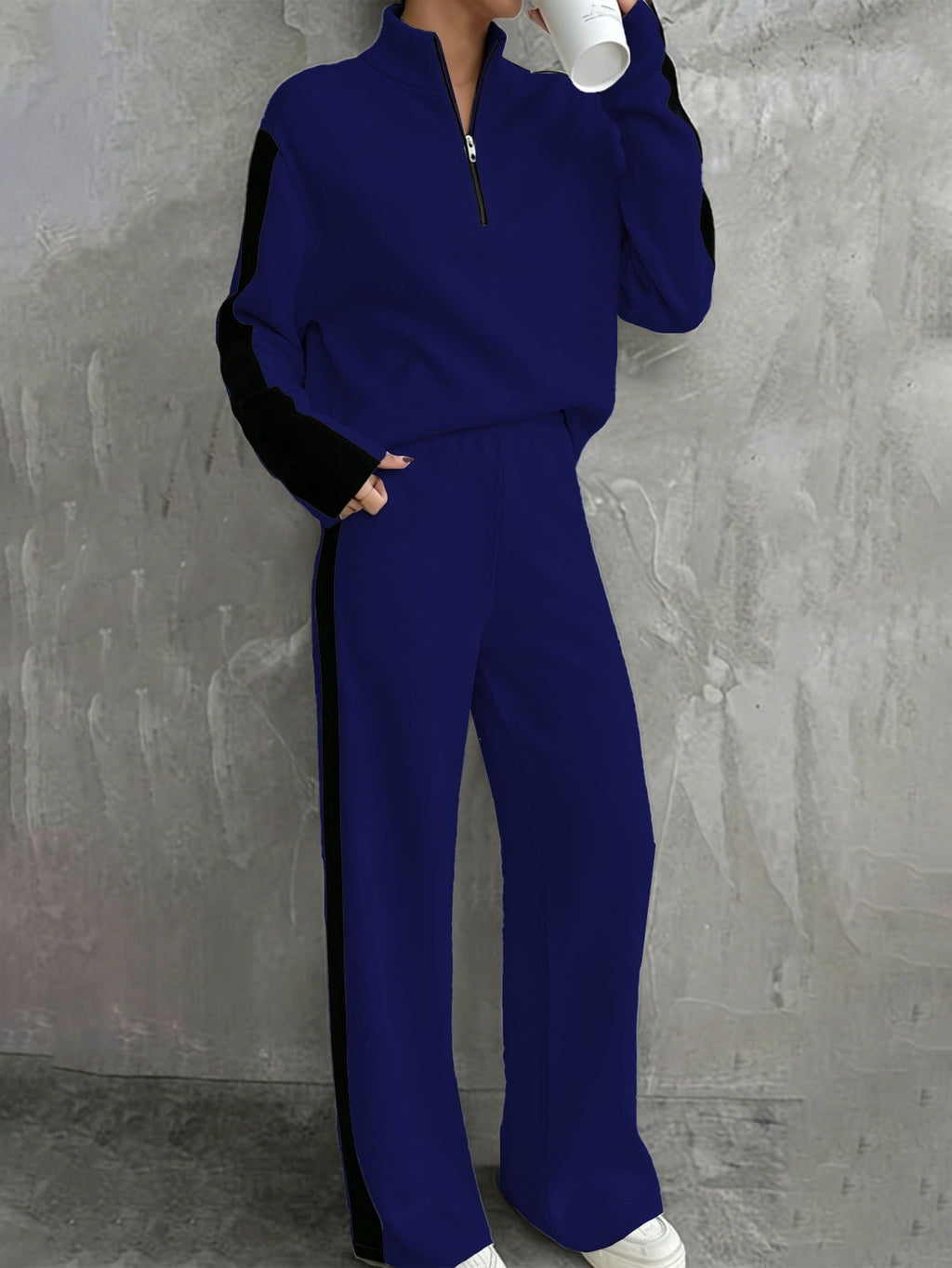 Ensemble de jogging décontracté pour femmes avec demi-zip, taille élastique et bandes contrastées sur les côtés Echo Archiv