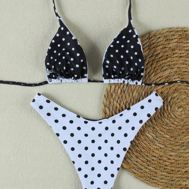 Bikini triangle pour femmes avec un élégant motif à pois Echo Archiv