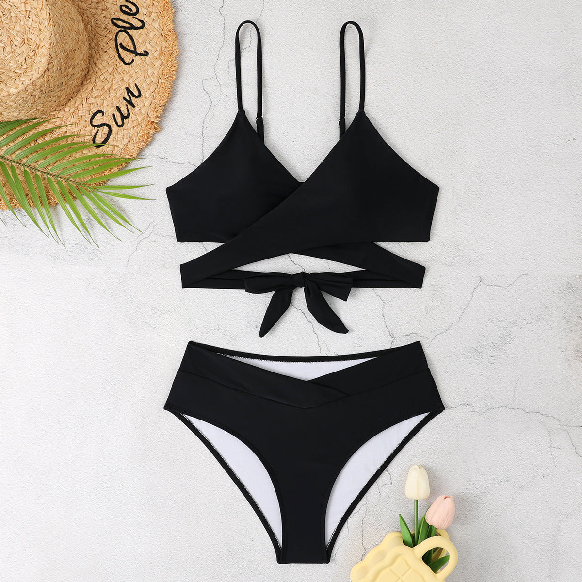 Bikini triangle femme avec accents tendance R&B