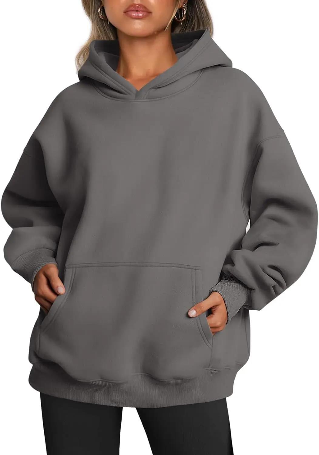 Sweat à capuche oversized pour femmes avec silhouette allongée et poche kangourou Echo Archiv