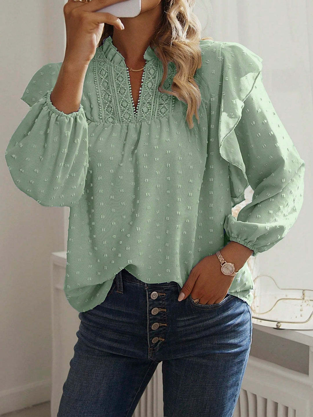 Blouse en viscose pour femmes avec broderie en dentelle et manches volantées
