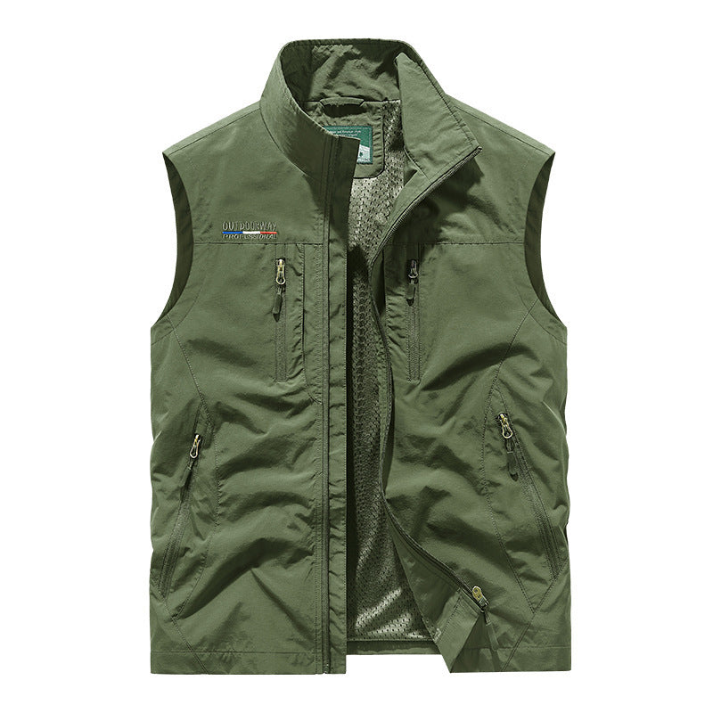 Gilet léger pour hommes de la marque Echo Archiv avec de nombreuses poches zippées