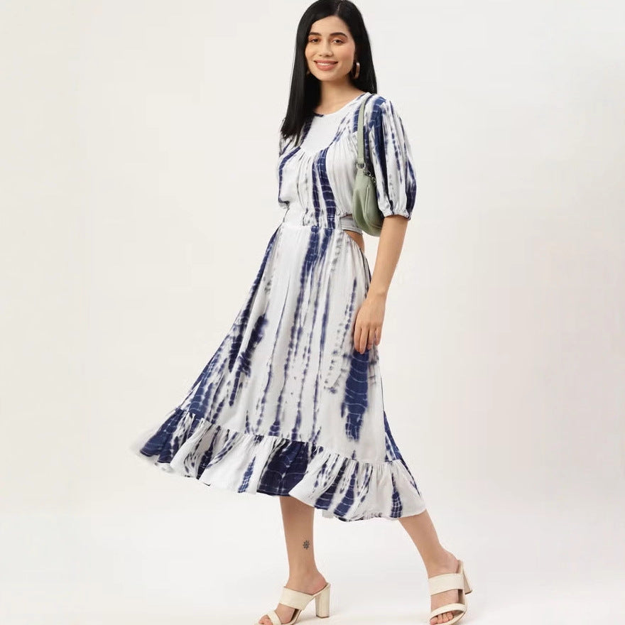 Robe midi pour femmes avec imprimé batik, coupe cintrée, découpe latérale et ourlet volant
