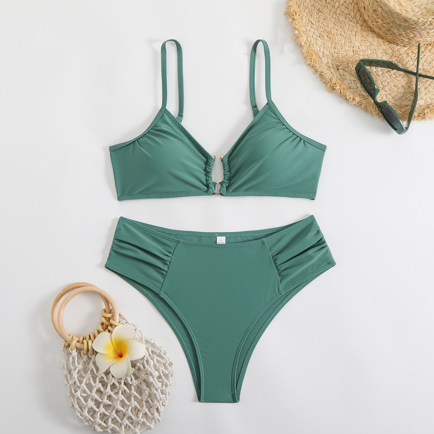Bikini triangle tendance pour femmes avec fronces latérales R&B