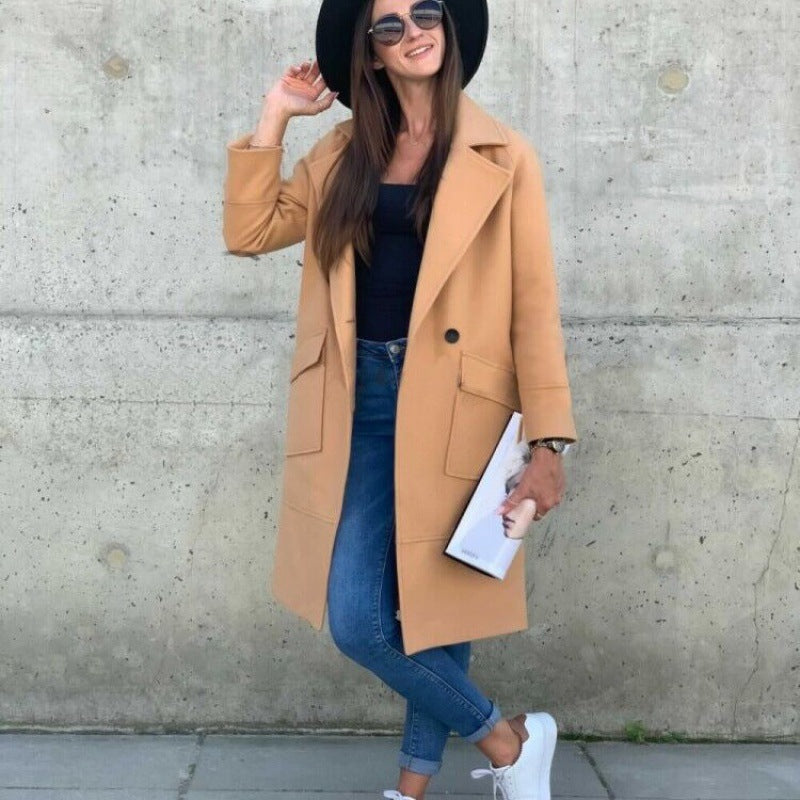 Manteau mi-long en mélange de laine pour femmes au design épuré avec col à revers et poches plaquées Echo Archive