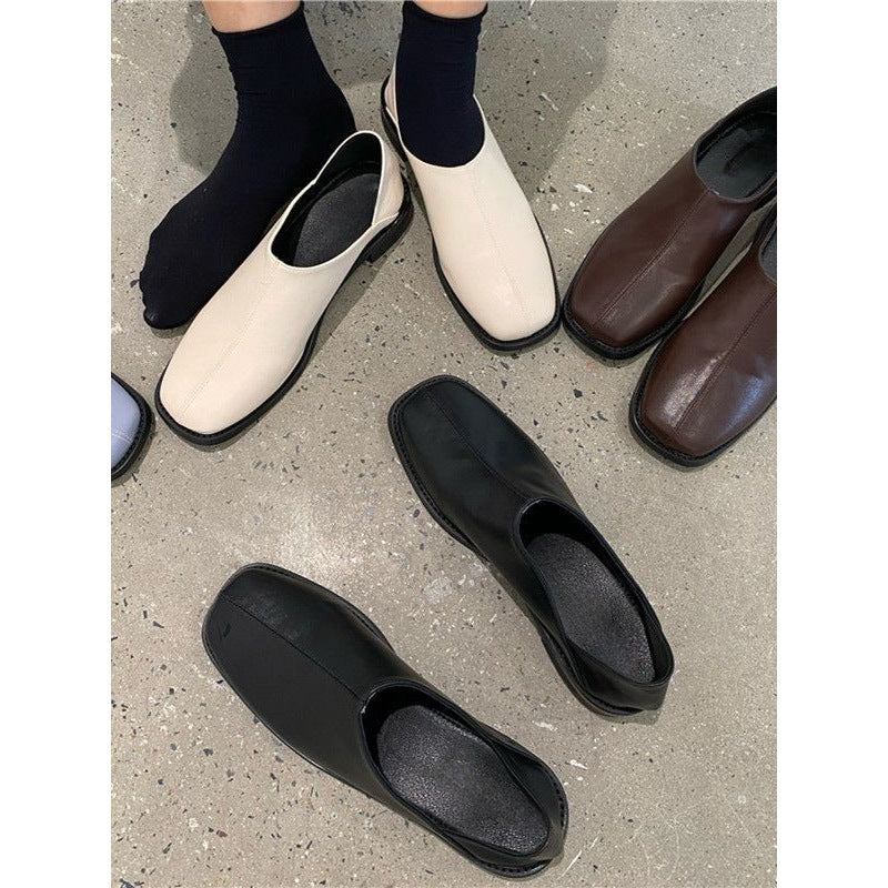 Chaussons élégants pour femmes avec des accents modernes R&B
