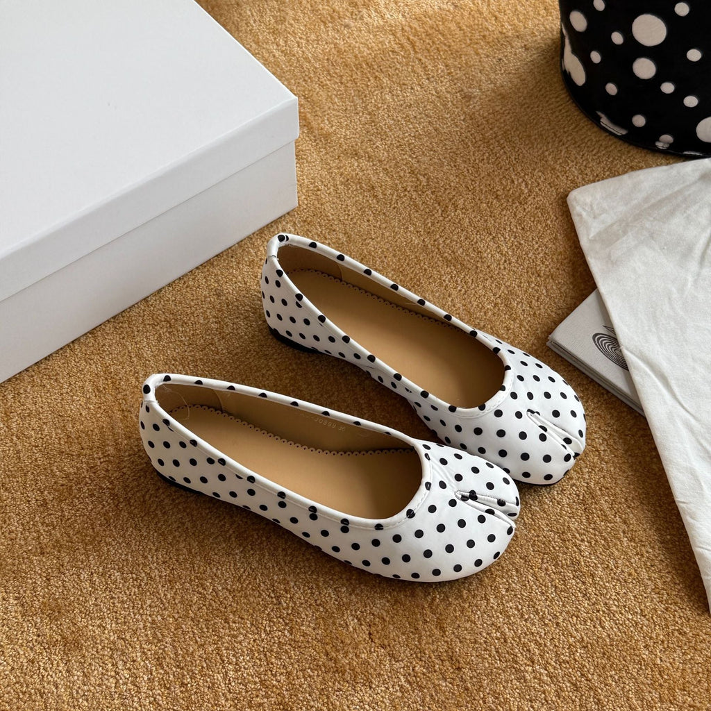 Ballerines élégantes pour femmes avec un design à pois tendance et une semelle intérieure confortable R&B