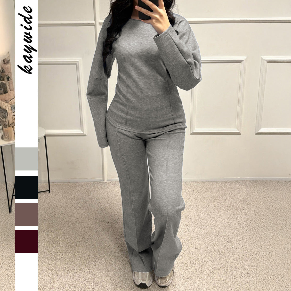 Ensemble lounge pour femmes en sweat-shirt cintré, avec des détails de couture sculptants et un pantalon palazzo ample Echo Archiv