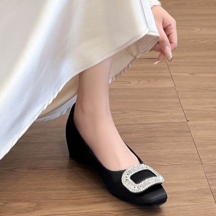 Ballerines élégantes pour femmes avec des détails en strass scintillants R&B