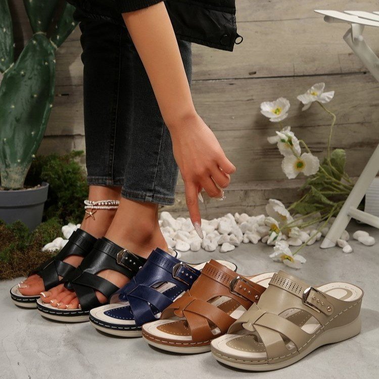 Pantolettes à talon compensé pour femmes avec élégant lanière croisée et semelle intérieure confortable R&B