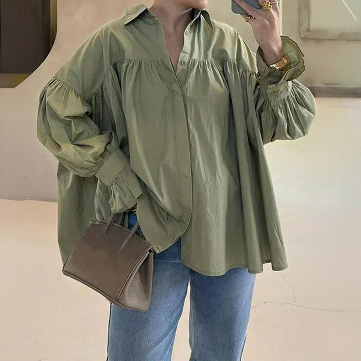 Chemise oversize pour femmes avec épaule froncée et manches ballon Echo Archiv