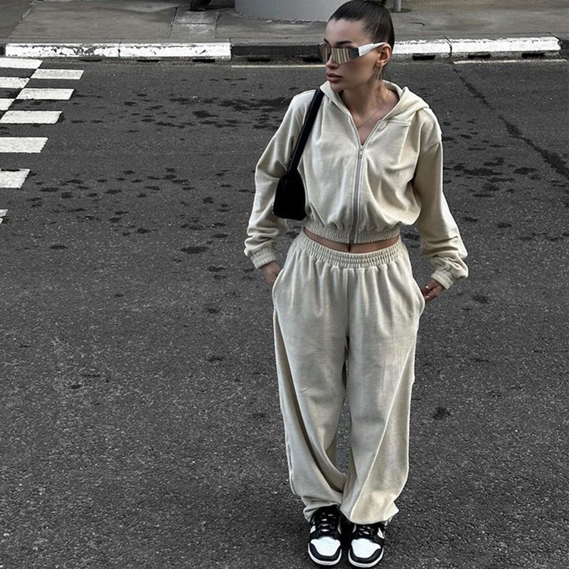 Ensemble lounge en velours pour femmes avec hoodie court à zip, ceinture en rib élastique et pantalon palazzo taille haute