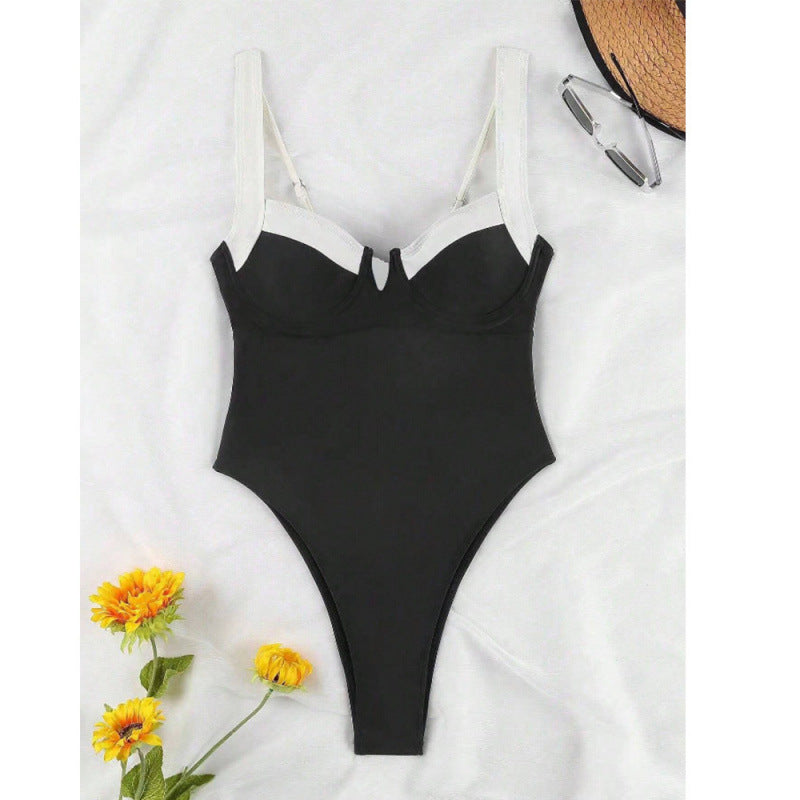 Maillot de bain une pièce pour femme avec des découpes stylées et des bretelles larges Echo Archiv