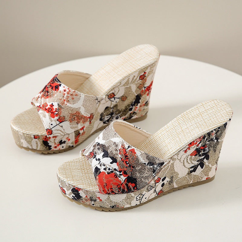 Sandales à talons compensés pour femmes avec design floral et semelle confortable R&B