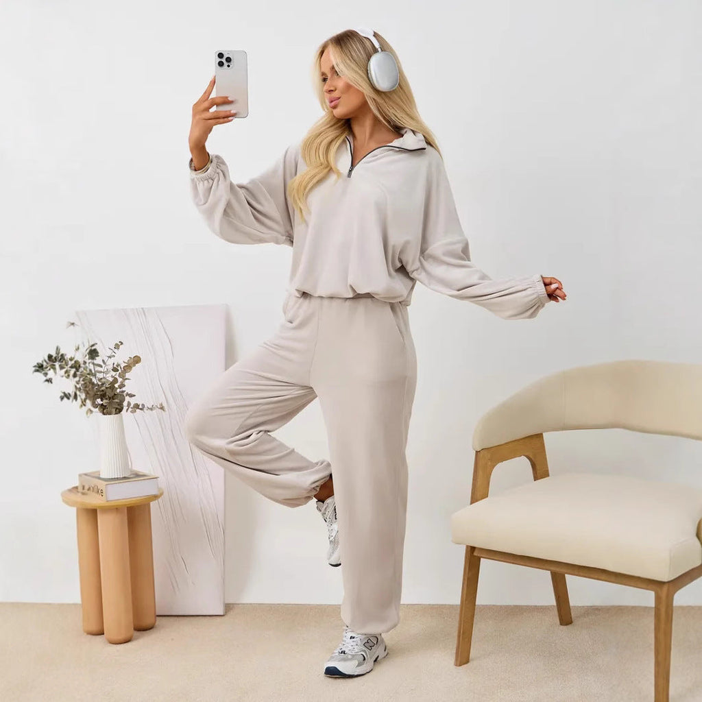 Ensemble de lounge en velours deux pièces pour femmes avec capuche et pantalon à taille élastique