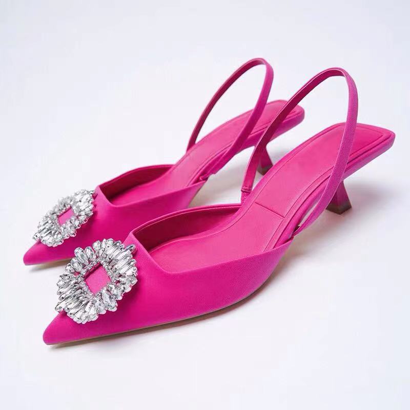 Pompes Slingback pour femmes avec détail en bijou scintillant R&B