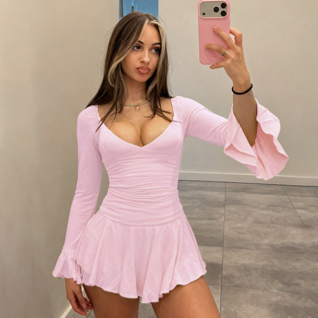Robe patineuse ajustée à décolleté en V avec taille froncée et manches volantées Echo Archiv