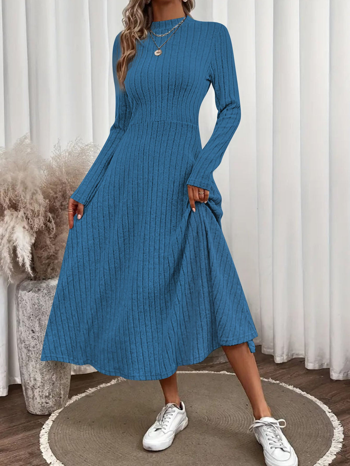 Robe midi en tricot côtelé pour femmes avec col montant et coupe A cintrée Echoarchiv