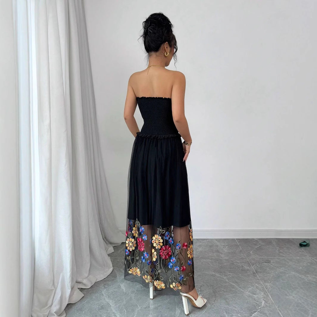 Robe midi sans bretelles pour femmes avec corsage froncé et jupe en tulle brodé R&B