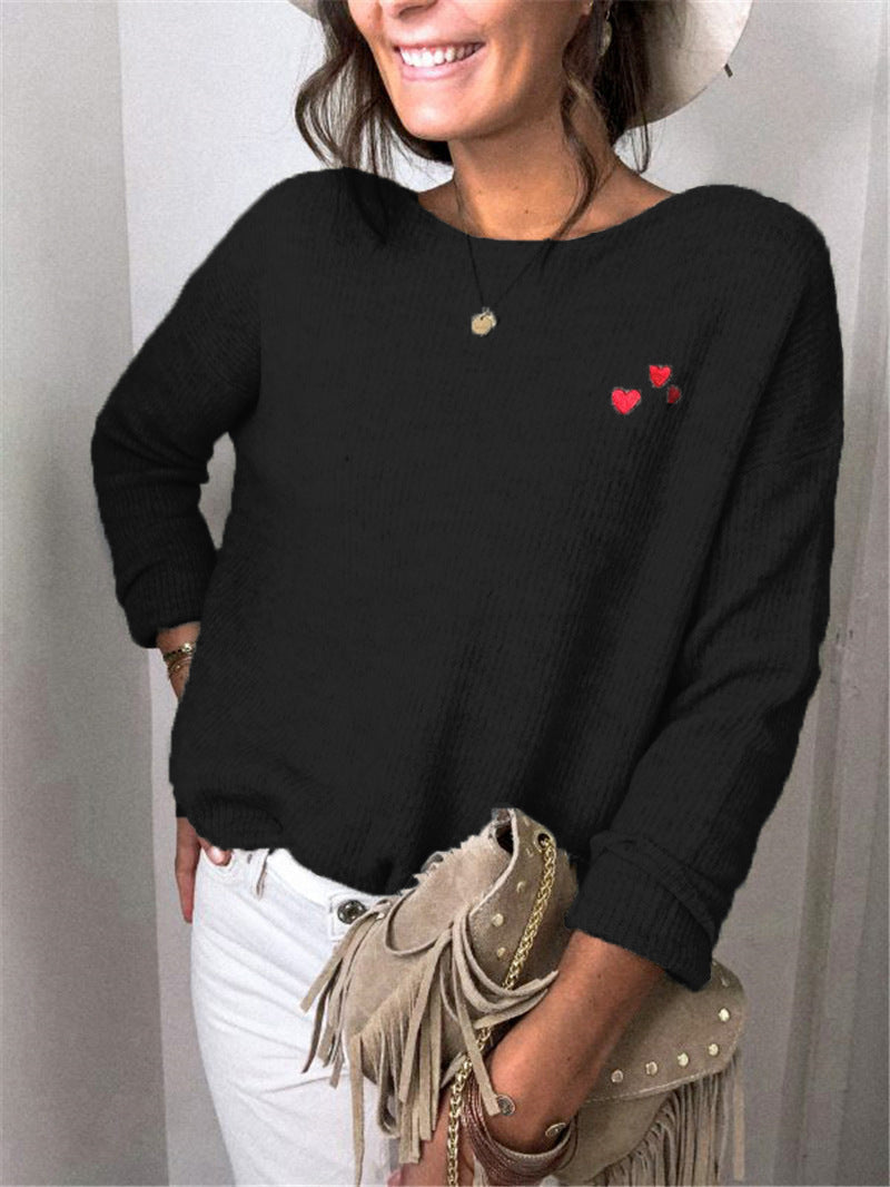 Pull en maille oversize pour femmes avec broderie en forme de cœur et décolleté bateau