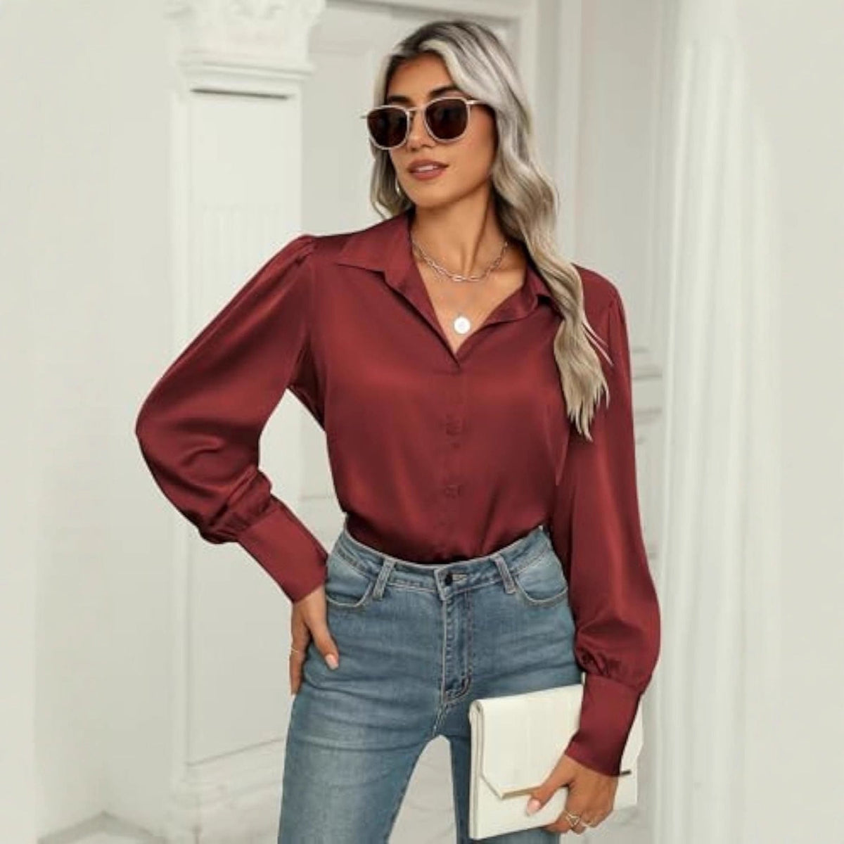 Blouse en satin pour femmes avec col chemise, patte de boutonnage cachée et manches longues