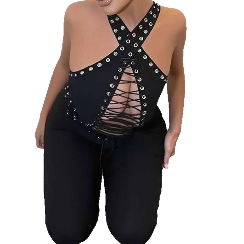 Haut élégant pour femmes avec un design en lacets élaboré et des accents scintillants R&B