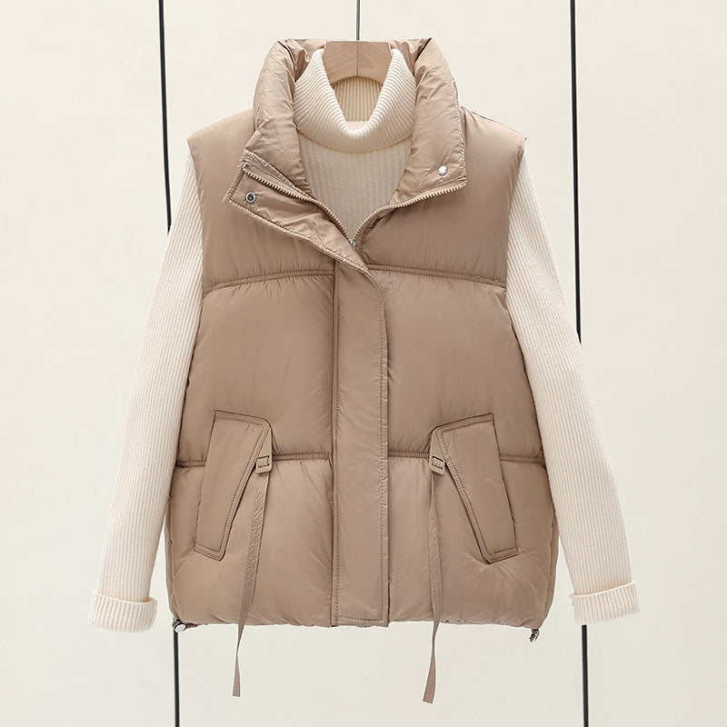Veste d'isolation minimaliste pour femmes, courte, avec col montant, fermeture frontale à deux sens cachée et ourlet ajustable Echo Archiv