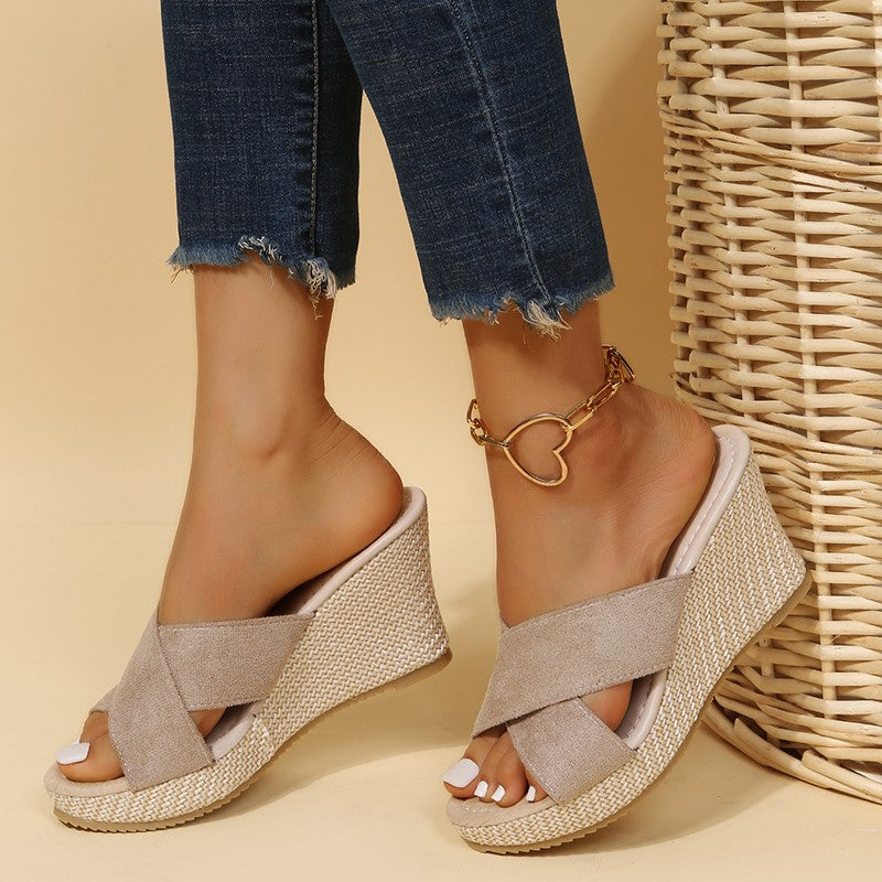 Mules à talon compensé pour femmes avec design tressé et semelle intérieure confortable R&B