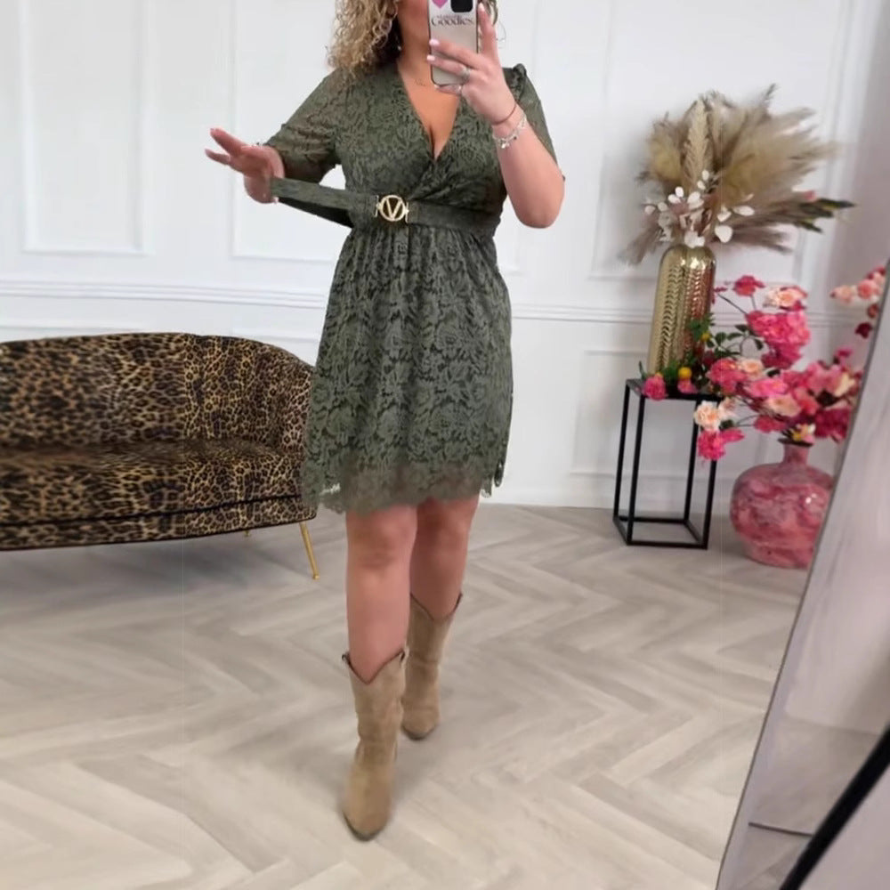 Robe en dentelle cintrée pour femmes avec décolleté en V, couture empire et ceinture décorative en métal R&B