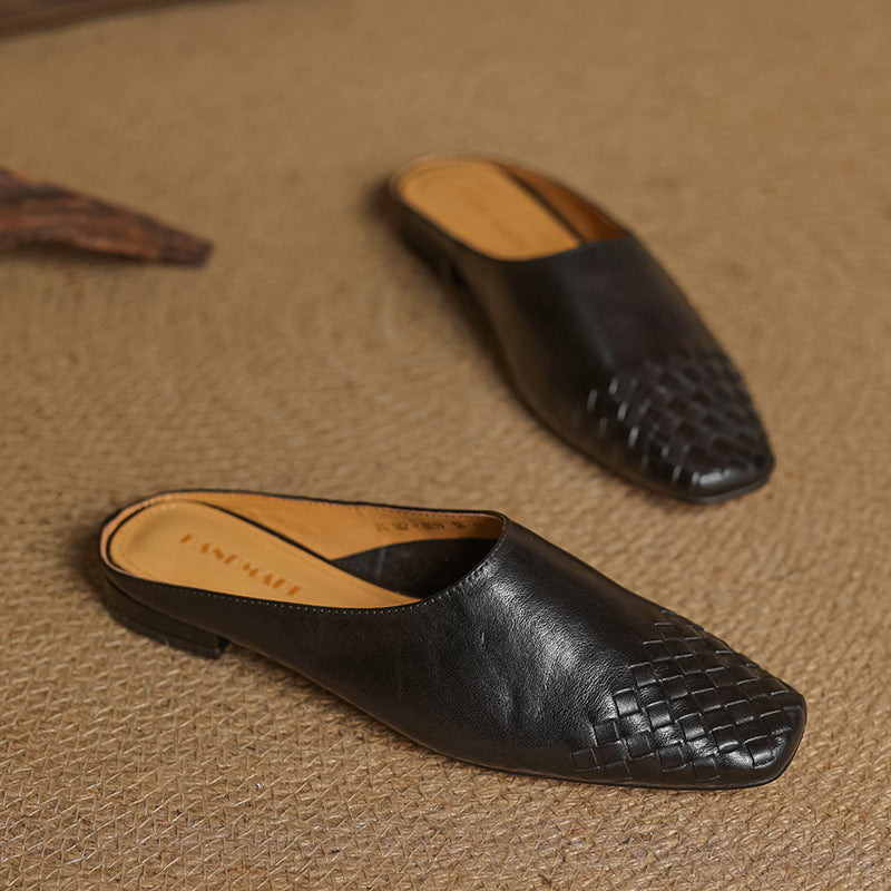 Alessira | Pantoufles en cuir classiques à bout fermé