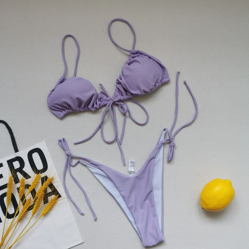 Ensemble bikini triangle pour femmes avec des liens ludiques et un contraste de couleurs élégant R&B
