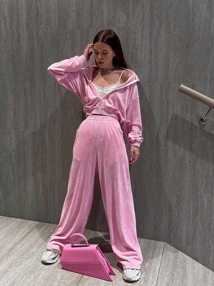 Ensemble de lounge en velours luxueux pour femmes avec veste à fermeture éclair courte et jogger à taille haute Echo Archiv