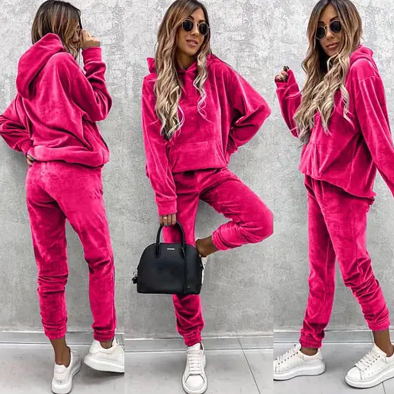 Ensemble de lounge en velours pour femmes avec un pull à capuche douillet et un jogging fuselé Echo Archive
