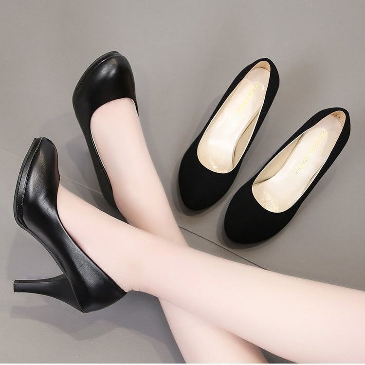 Pompes classiques pour femmes avec un élégant talon bloc et un rembourrage intérieur confortable R&B