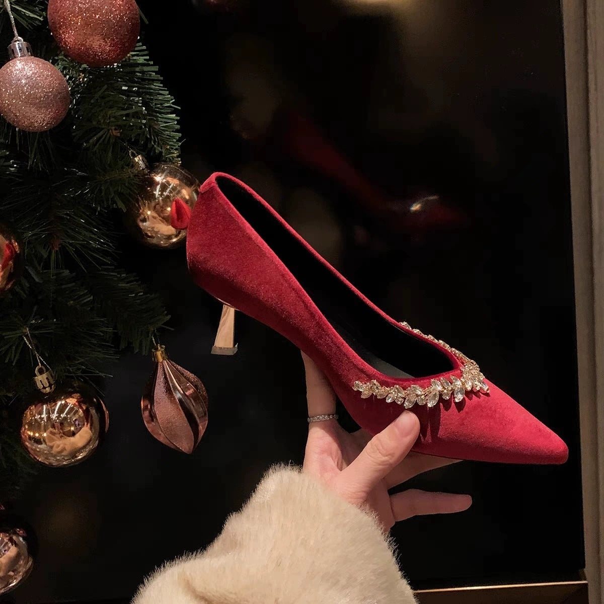 Talons Hauts Glamour pour Femmes avec Détails Élégants en Strass et Bout Pointu R&B
