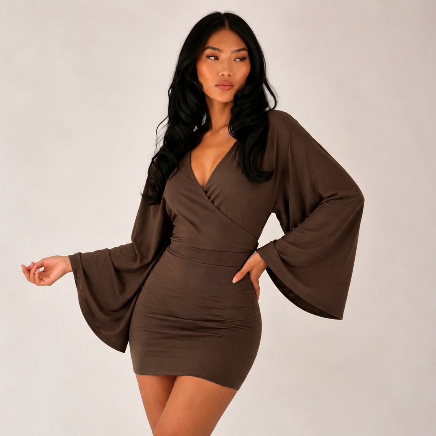 Robe mini portefeuille pour femmes avec manches kimono, taille cintrée et jersey extensible Echo Archiv