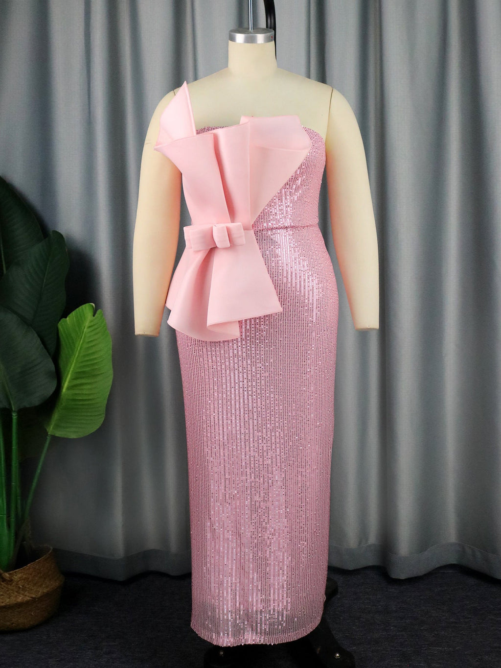 Robe de soirée scintillante pour femmes avec design asymétrique et imposante application de nœud R&B