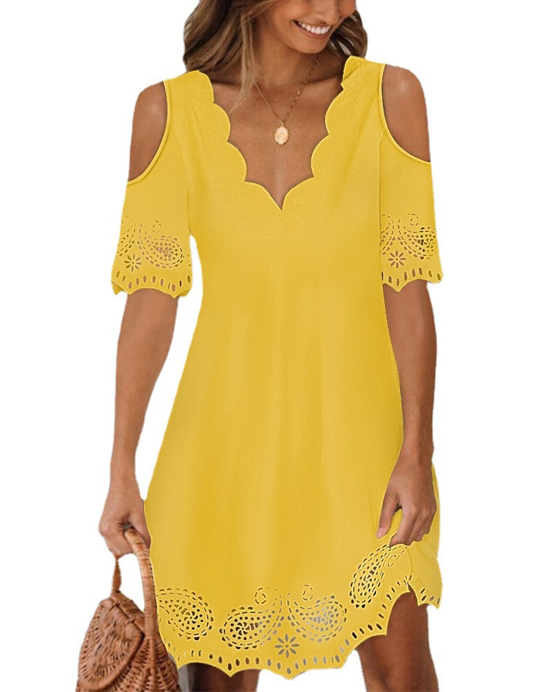 Robe d'été A-ligne légère pour femmes avec ouvertures aux épaules, décolleté en V incurvé et bordure en dentelle découpée au laser R&B