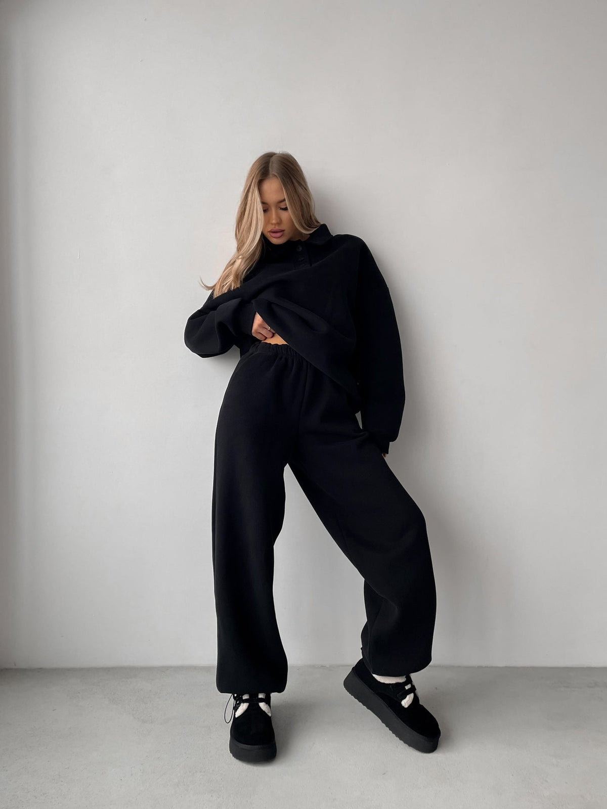 Ensemble de polo-sweat et de jogging Relax-Fit pour femmes en French Terry