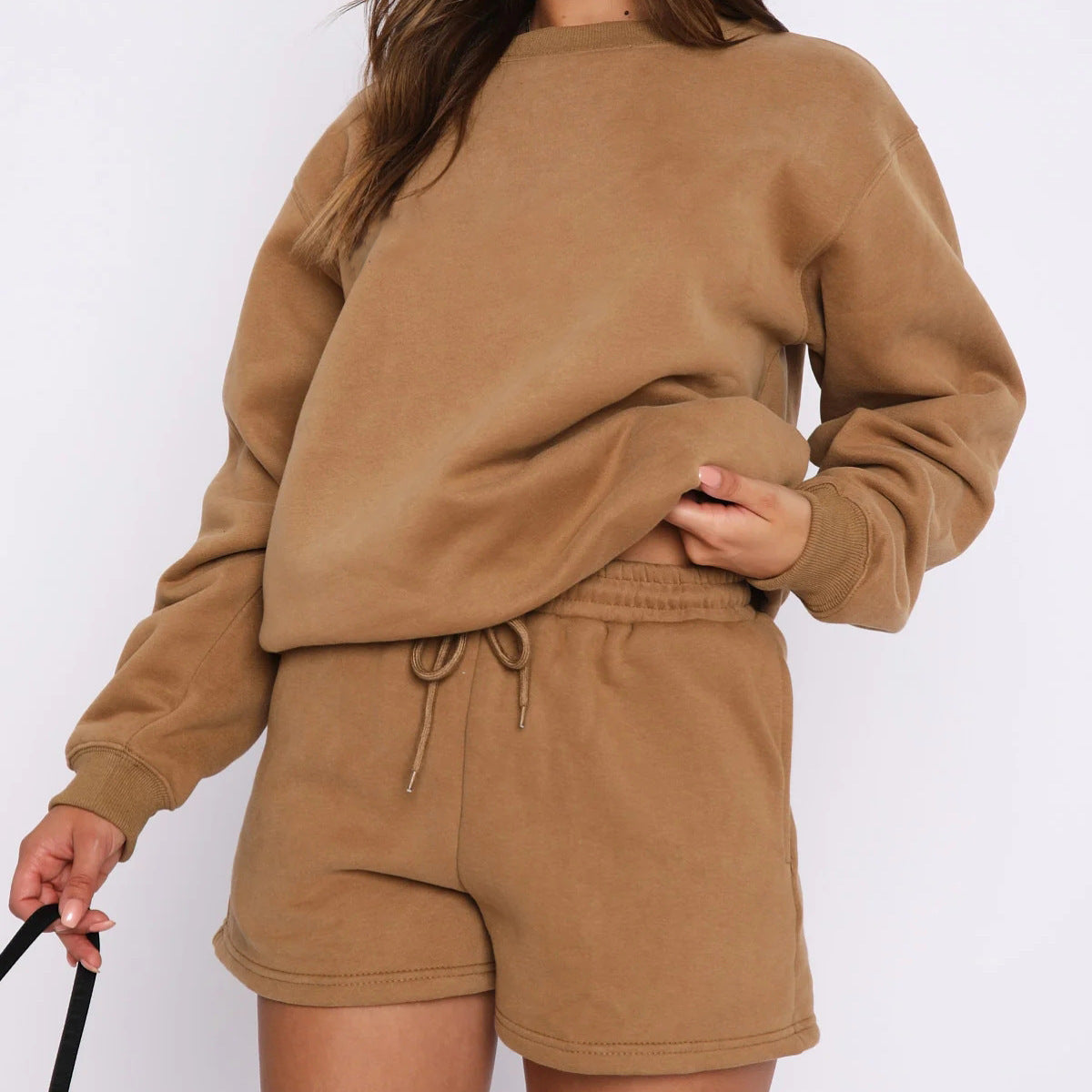 Ensemble de lounge oversize pour femmes avec sweat-shirt en French-Terry, col rond et shorts amples