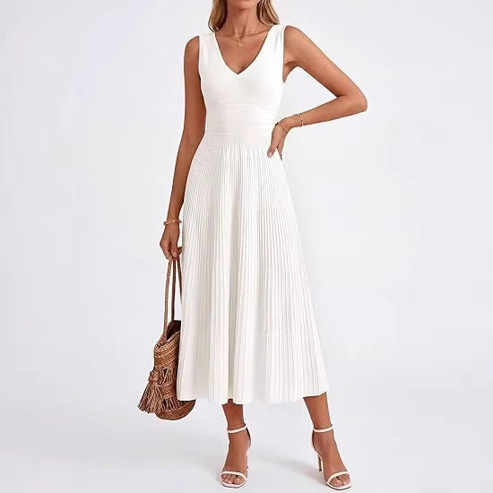 Robe plissée pour femmes avec décolleté en V et ourlet évasé R&B