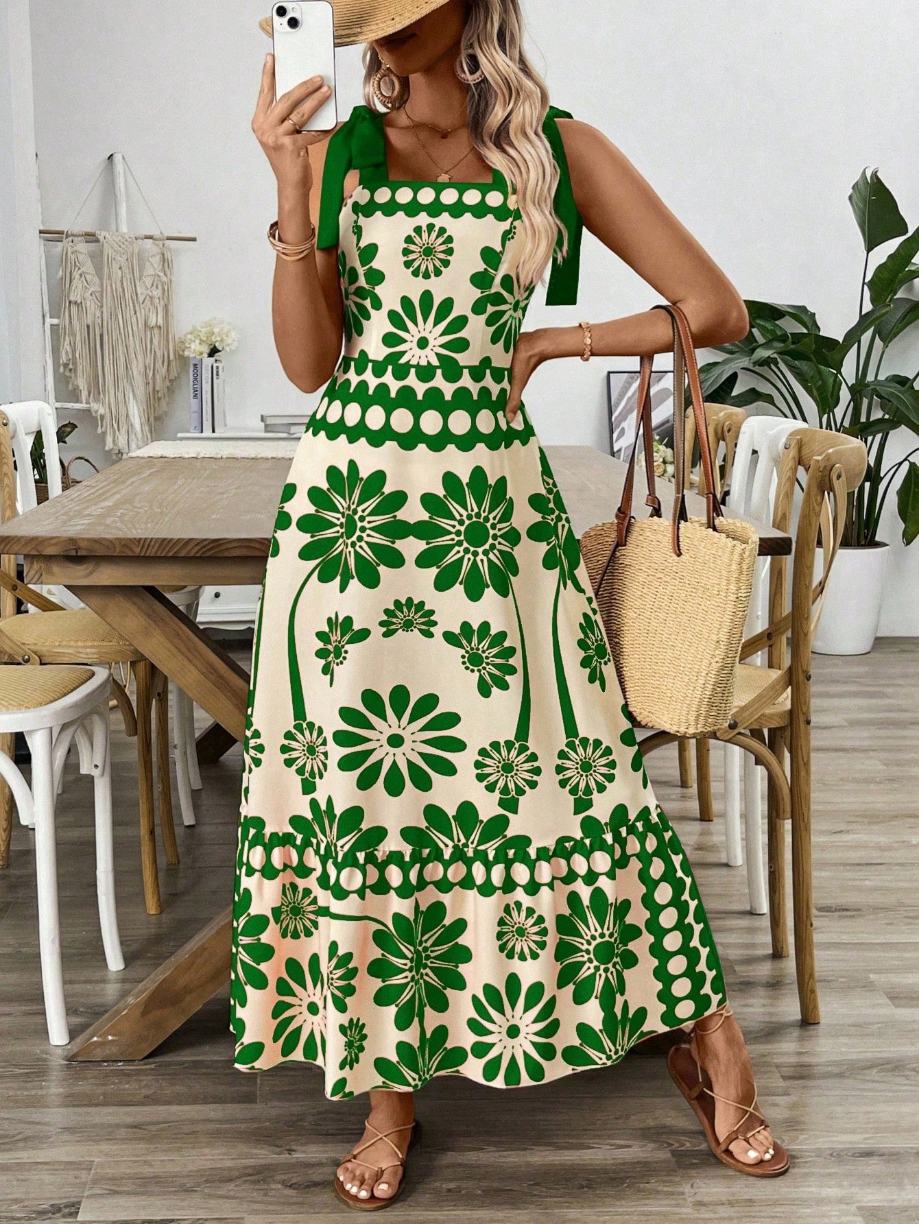 Robe maxi élégante pour femmes avec motif floral et bretelles charmantes R&B