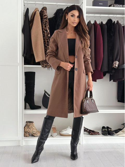 Manteau long ajusté à une rangée de boutons pour femmes Echoarchiv