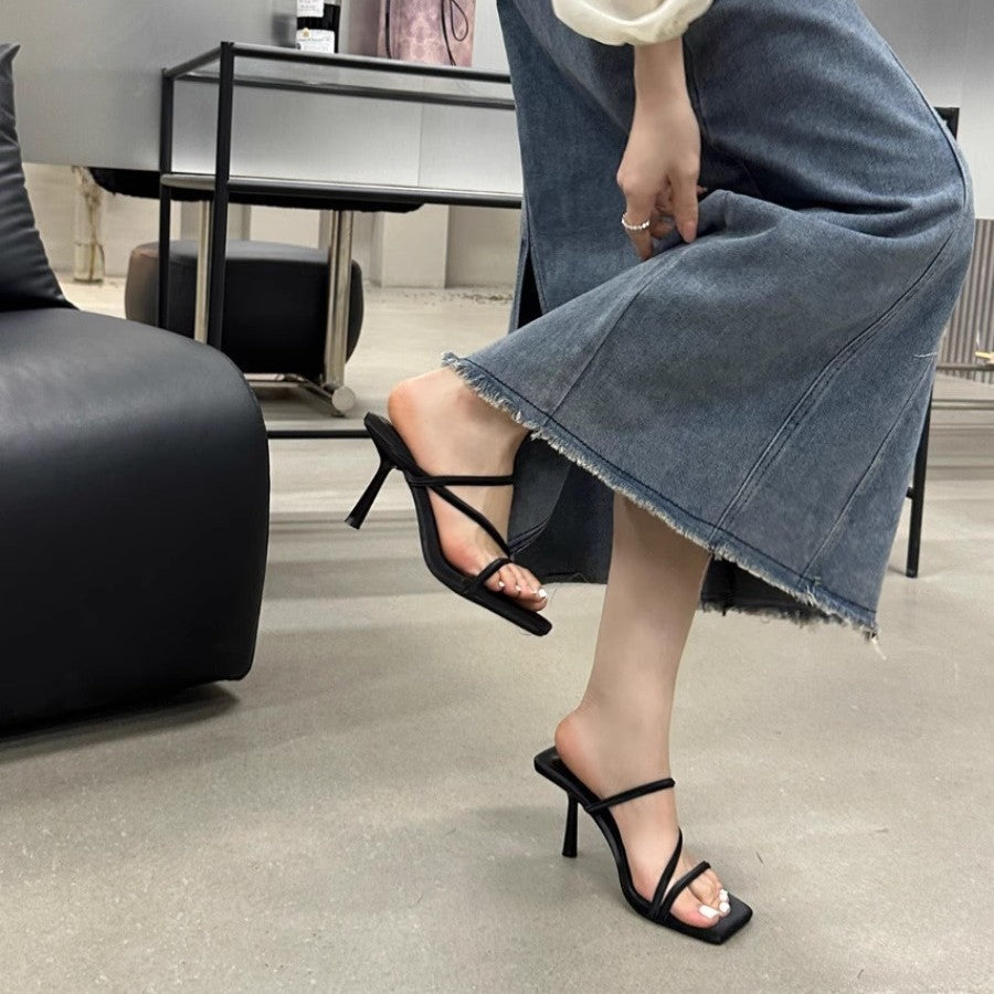 Sandales élégantes à talons aiguilles pour femmes avec des brides ornées R&B