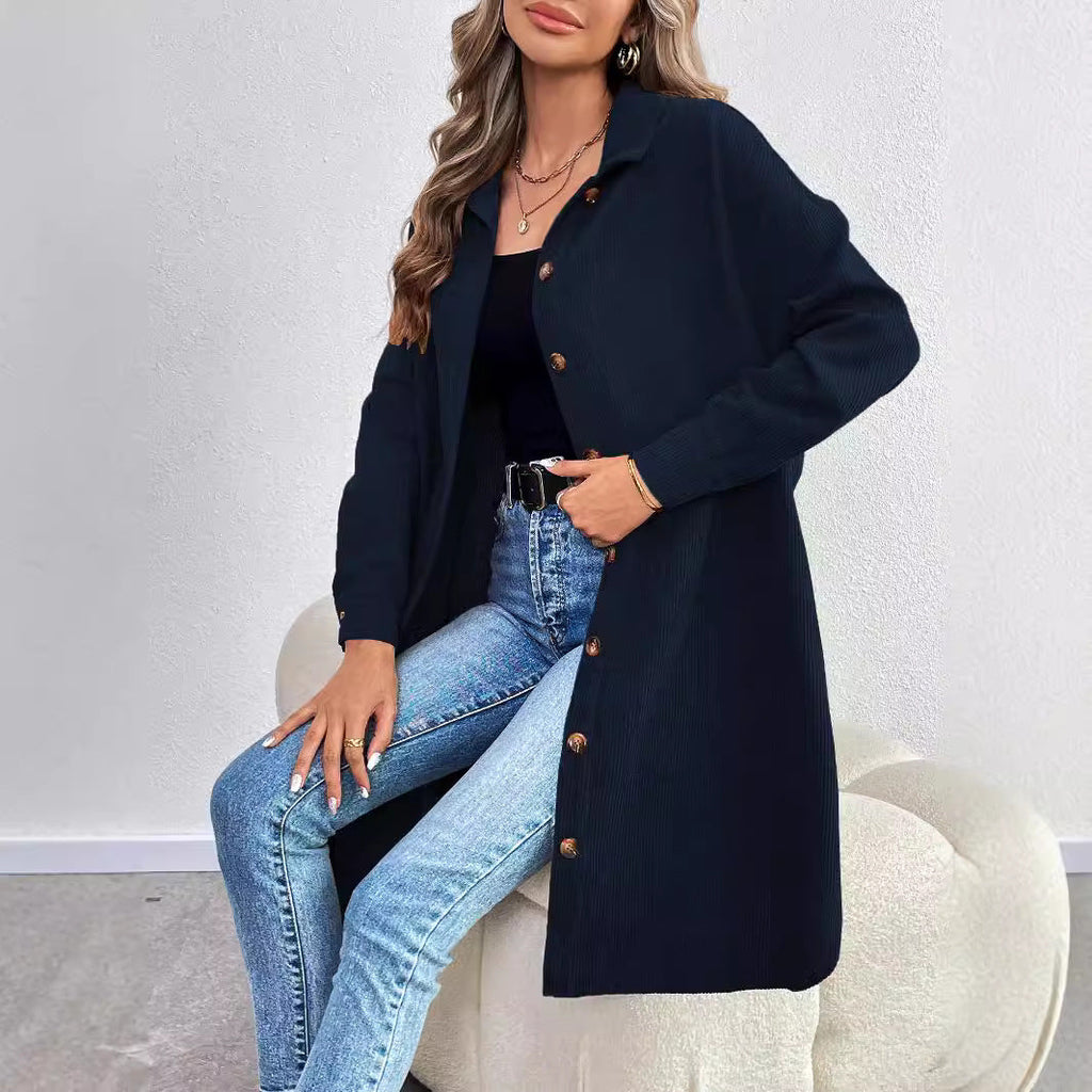Veste chemise longue oversize en velours côtelé pour femmes avec boutonnière et col chemise Echo Archiv