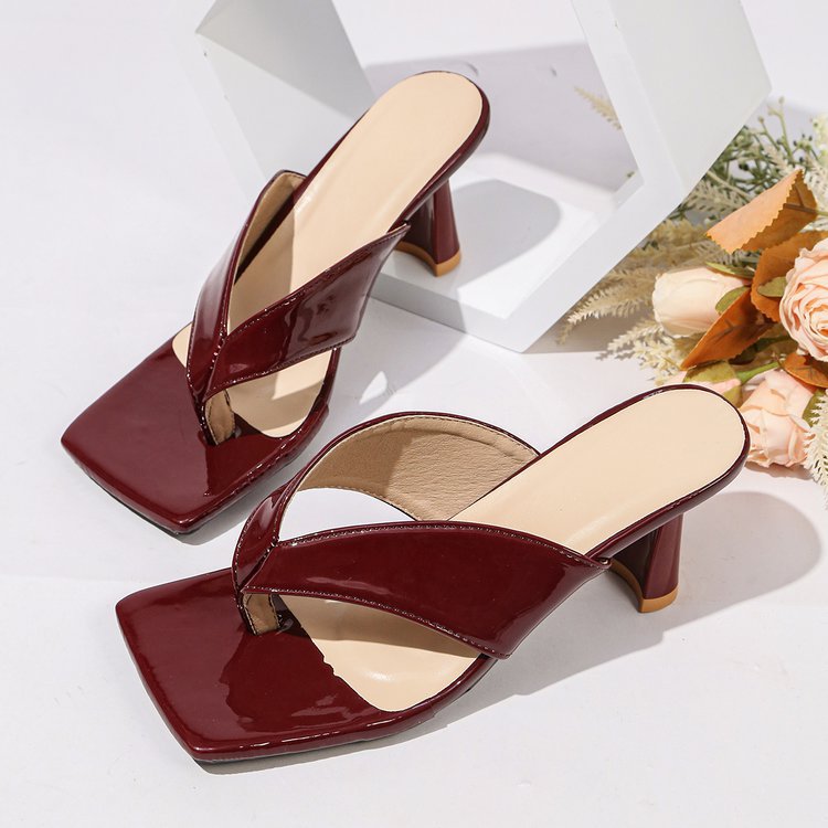Sandales à talons mode pour femmes avec bout carré et talon élégant R&B