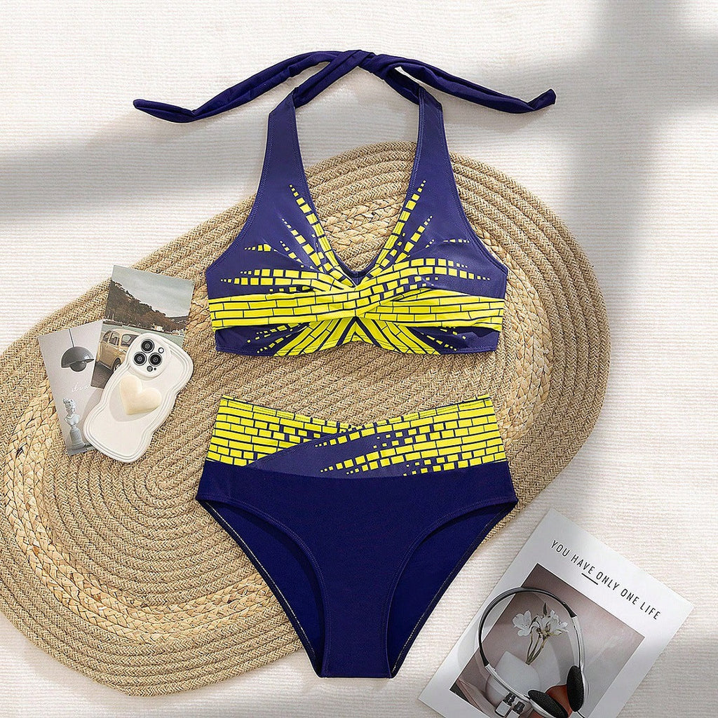 Bikini triangle pour femmes avec coupe à la mode et design graphique R&B