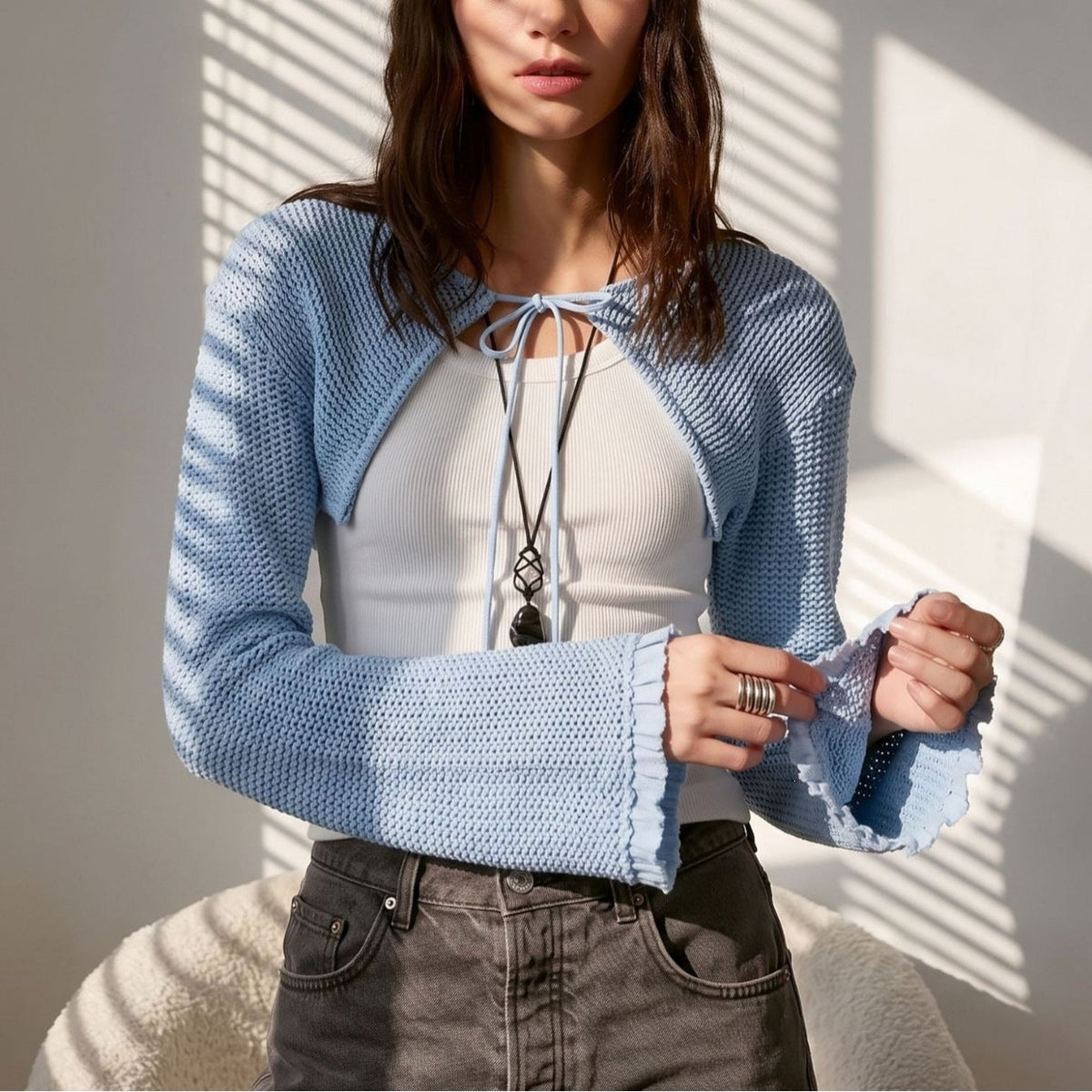Boléro court en crochet pour femmes avec lien et manches volantées Echoarchiv